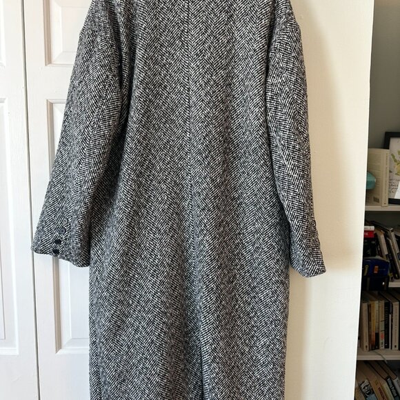 Womens medium long wool coat - Picture 3 of 5